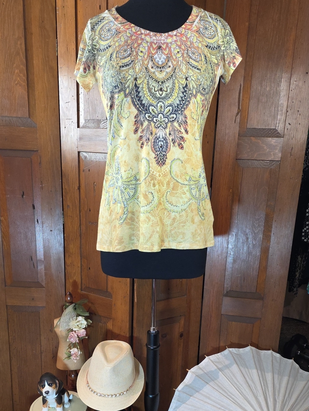 Dressbarn Yellow Paisley-Print Short Sleeve Scoop Neck Tee Embellished Design
